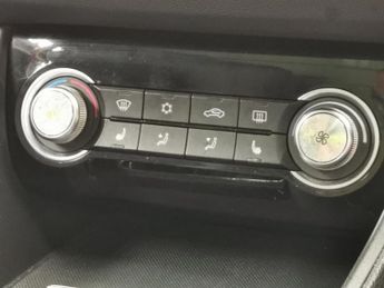 MG MG ZS 44.5kWh Exclusive (143 ps) - HEATED SEATS - NAV - BLIND SPOT ASS