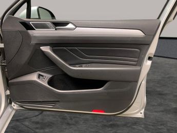 Volkswagen Passat 1.4 TSI 13kWh GTE Advance Plug-in DSG (218 ps) - HEATED SEATS