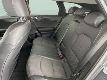 Kia Ceed 1.6 GDi 8.9kWh 3 Sportswagon Plug-in DCT (139 bhp) - AIR CON