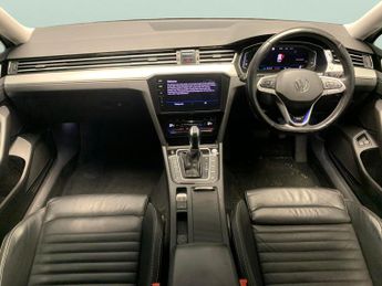 Volkswagen Passat 1.4 TSI 13kWh GTE Advance Plug-in DSG (218 ps) - HEATED SEATS