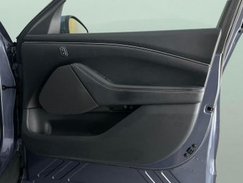 Ford Mustang Mach-e Standard Range 70kWh Automatic (269 ps) - LED - REVERSE CAM - NA