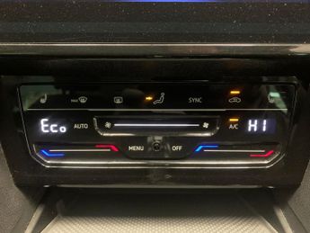 Volkswagen Passat 1.4 TSI 13kWh GTE Advance Plug-in DSG (218 ps) - HEATED SEATS