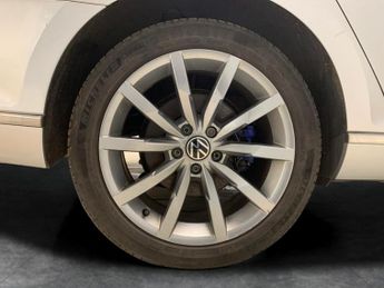 Volkswagen Passat 1.4 TSI 13kWh GTE Advance Plug-in DSG (218 ps) - HEATED SEATS