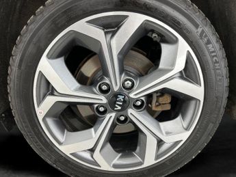 Kia Ceed 1.6 GDi 8.9kWh 3 Sportswagon Plug-in DCT (139 bhp) - 17IN ALLOYS