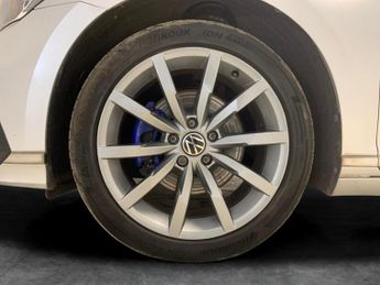 Volkswagen Passat 1.4 TSI 13kWh GTE Advance Plug-in DSG (218 ps) - HEATED SEATS