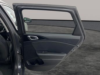 Kia Ceed 1.6 GDi 8.9kWh 3 Sportswagon Plug-in DCT (139 bhp) - 17IN ALLOYS