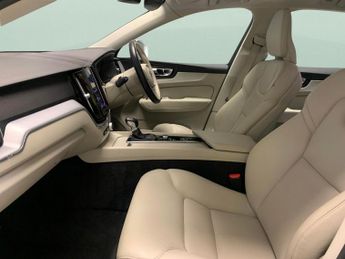 Volvo XC60 2.0 D4 Momentum (190 ps) - LANE DEPARTURE  - B PILLAR VENTILATIO