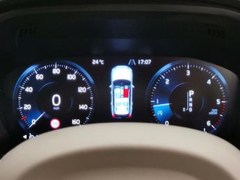 Volvo XC60 2.0 D4 Momentum (190 ps) - LANE DEPARTURE  - B PILLAR VENTILATIO