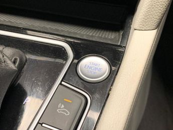 Volkswagen Passat 1.4 TSI 13kWh GTE Plug-in DSG (218 ps) - KEYLESS START - AUTO PA