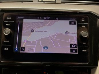 Volkswagen Passat 1.4 TSI 13kWh GTE Plug-in DSG (218 ps) - KEYLESS START - AUTO PA