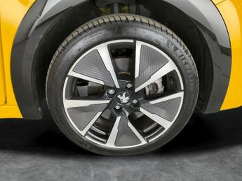 Peugeot E-208 50kWh GT (7.4kW Charger) (136 ps) - REVERSE CAM - NAV - BLUETOOT