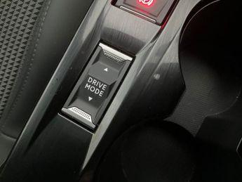 Peugeot E-208 50kWh GT (7.4kW Charger) (136 ps) - REVERSE CAM - NAV - BLUETOOT