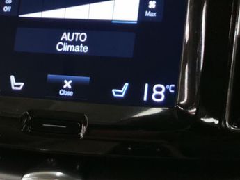 Volvo XC60 2.0 D4 Momentum (190 ps) - LANE DEPARTURE  - B PILLAR VENTILATIO