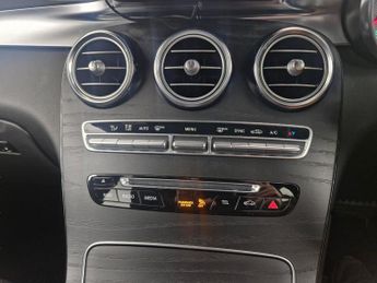 Mercedes-Benz GLC 2.1 GLC220d AMG Line G-Tronic 4MATIC (170 ps) - NAV - KEYLESS-GO