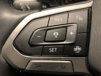 Volkswagen T-cross 1.0 TSI Black Edition DSG (110 ps) - AIR CON - DAB - PRIVACY GLA