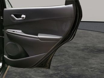 Hyundai Kona 39kWh SE Connect (10.5kW Charger) (136 ps) - REVERSE CAM - NAV -