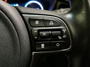 Kia Niro 64kWh 4+ (201 bhp) - NAV - HEATED STEERING - BLIND SPOT ASSIST