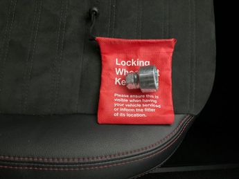 Ford Kuga 2.5 EcoBoost Duratec 14.4kWh ST-Line Plug-in CVT (225 ps) - REVE