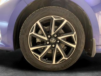 Toyota Yaris 1.5 VVT-h Design E-CVT (116 ps) - BLUETOOTH - AIR CON - AUTO HEA