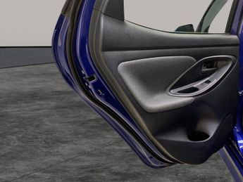 Toyota Yaris 1.5 VVT-h Design E-CVT (116 ps) - BLUETOOTH - AIR CON - AUTO HEA