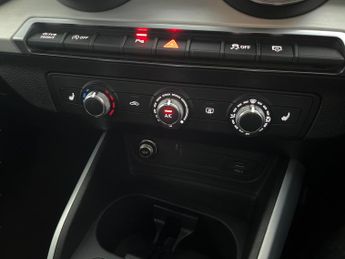 Audi Q2 1.5 TFSI CoD 35 S line S Tronic (150 ps) - B&O AUDIO - LED - REV