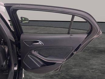 Mercedes-Benz GLA 2.1 GLA220d AMG Line 7G-DCT 4MATIC (177 ps) - BLUETOOTH - DRIVIN