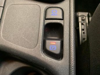 Toyota Yaris 1.5 VVT-h Design E-CVT (116 ps) - BLUETOOTH - AIR CON - AUTO HEA