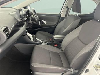 Toyota Yaris 1.5 VVT-h Icon E-CVT (116 ps) - AIR CON - AUTO HEADLIGHTS - DAB