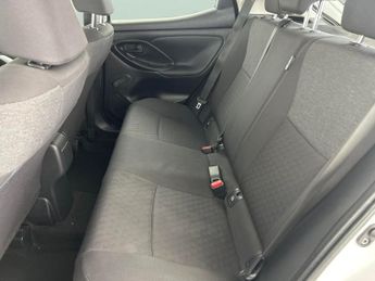 Toyota Yaris 1.5 VVT-h Icon E-CVT (116 ps) - AIR CON - AUTO HEADLIGHTS - DAB