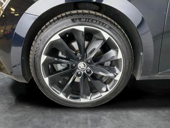 Skoda Superb 1.4 TSI iV 13kWh SportLine Plus Plug-in DSG (218 ps) - ADAPT CRU