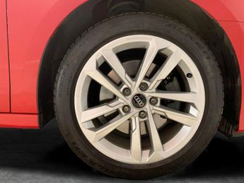 Audi A3 1.4 TFSIe 40 Sport Sportback Plug-in S Tronic 13kWh (204 ps) - M