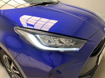 Toyota Yaris 1.5 VVT-h Design E-CVT (116 ps) - BLUETOOTH - AIR CON - AUTO HEA