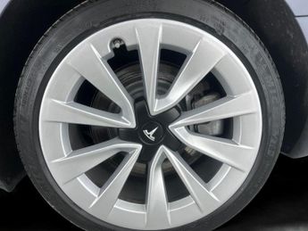 Tesla Model 3 (Dual Motor) Long Range 4WDE (346 ps) - REVERSE CAM - NAV - HEAT