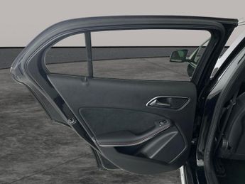 Mercedes-Benz GLA 2.1 GLA220d AMG Line 7G-DCT 4MATIC (177 ps) - BLUETOOTH - DRIVIN