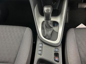Toyota Yaris 1.5 VVT-h Icon E-CVT (116 ps) - AIR CON - AUTO HEADLIGHTS - DAB