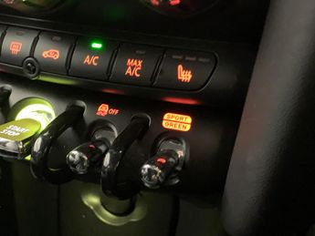 Mini Electric Hatch Cooper SE 32.6kWh Level 2 (184 ps) - INTERIOR LIGHT PACK - NAVIG