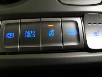 Hyundai Kona 39kWh Premium (10.5kW Charger) (136 ps) - HEATED SEATS - HEATED 
