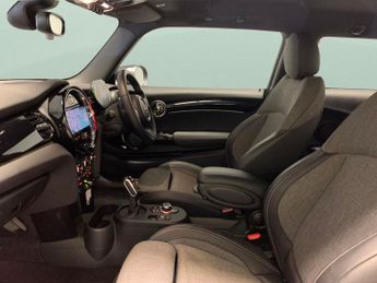 Mini Electric Hatch Cooper SE 32.6kWh Level 2 (184 ps) - INTERIOR LIGHT PACK - NAVIG