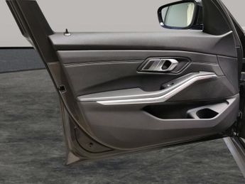 BMW 3 Series 2.0 320i Sport (184 ps) - DRIVING ASSISTANT - AUTO PARK - LED