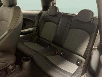 Mini Electric Hatch Cooper SE 32.6kWh Level 2 (184 ps) - INTERIOR LIGHT PACK - NAVIG