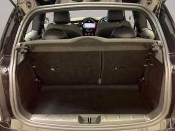 Mini Electric Hatch Cooper SE 32.6kWh Level 2 (184 ps) - INTERIOR LIGHT PACK - NAVIG