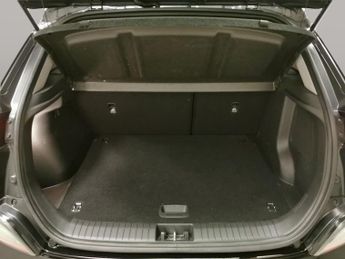 Hyundai Kona 39kWh Premium (10.5kW Charger) (136 ps) - HEATED SEATS - HEATED 