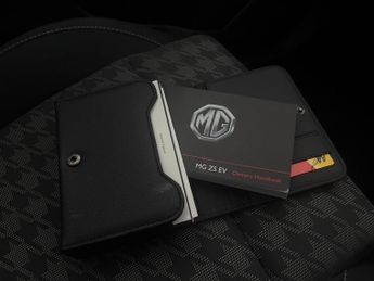 MG MG ZS 44.5kWh Excite (143 ps) - LANE DEPARTURE  - BLUETOOTH - DRIVING 