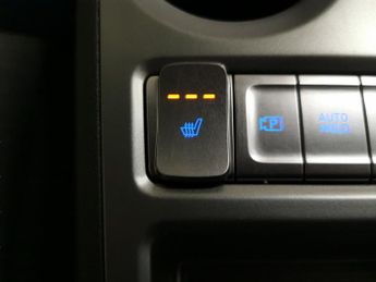 Hyundai Kona 39kWh Premium (10.5kW Charger) (136 ps) - HEATED SEATS - HEATED 