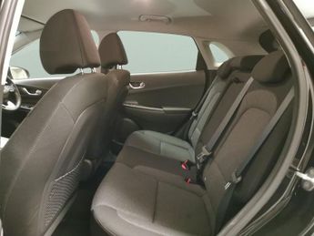 Hyundai Kona 39kWh Premium (10.5kW Charger) (136 ps) - HEATED SEATS - HEATED 