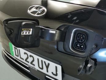 Hyundai Kona 39kWh Premium (10.5kW Charger) (136 ps) - HEATED SEATS - HEATED 