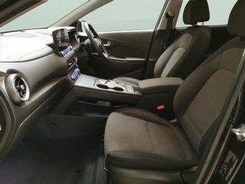 Hyundai Kona 39kWh Premium (10.5kW Charger) (136 ps) - HEATED SEATS - HEATED 