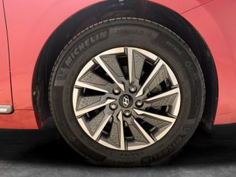 Hyundai Ioniq 38.3kWh Premium (136 ps) - REVERSE CAM - NAV - HEATED SEATS