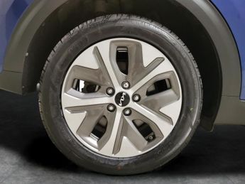 Kia Niro 64kWh 2 (201 bhp) - 17IN ALLOYS - AIR CON - PARK SENSORS