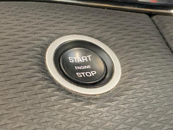 Land Rover Range Rover Evoque 1.5 P300e 12.2kWh R-Dynamic S Plug-in 4WD (309 ps) - REVERSE CAM